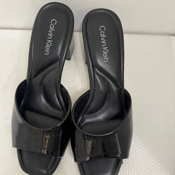 Calvin Klein Black Patent Toven Mules 8.5 - Picture 10 of 10